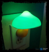 Load image into Gallery viewer, Mushroom Night Light