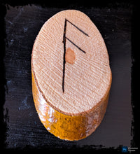 Load image into Gallery viewer, Wooden Rune Staves