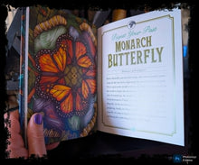 Load image into Gallery viewer, The Illustrated Bestiary: Guidance and Rituals with 36 Inspiring Animal Cards