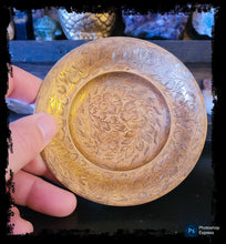 Load image into Gallery viewer, Brass Offering Dish or Candle Holder