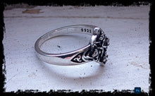 Load image into Gallery viewer, Witches Knot Ring, S925 Size 7