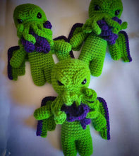 Load image into Gallery viewer, Crochet Cthulhu Doll
